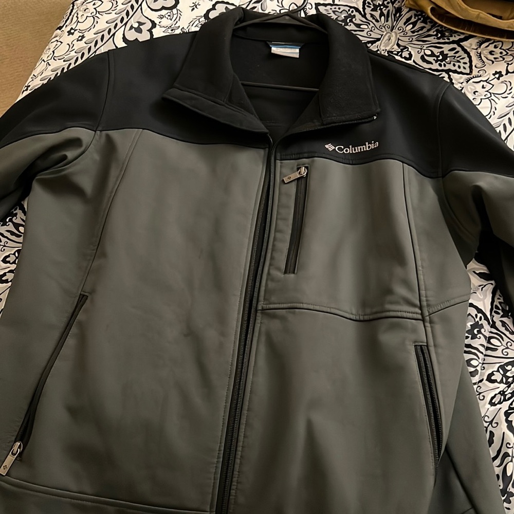 columbia size L jacket